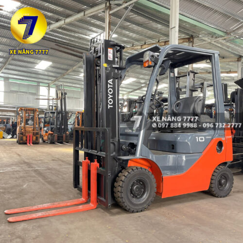 Xe nâng dầu 1 tấn TOYOTA 8FDL10