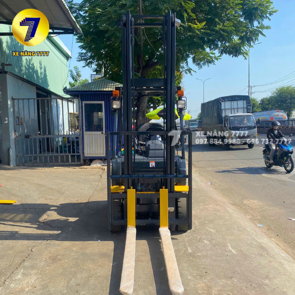 Xe nâng dầu 1.5 tấn KOMATSU FD15C-20 - Ảnh 4