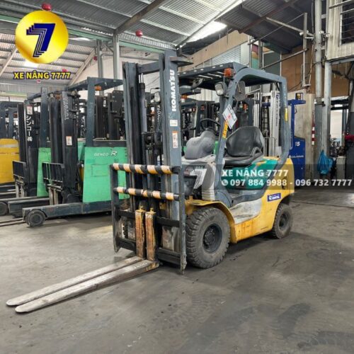 Xe nâng dầu 1.5 tấn KOMATSU FD15LC-18