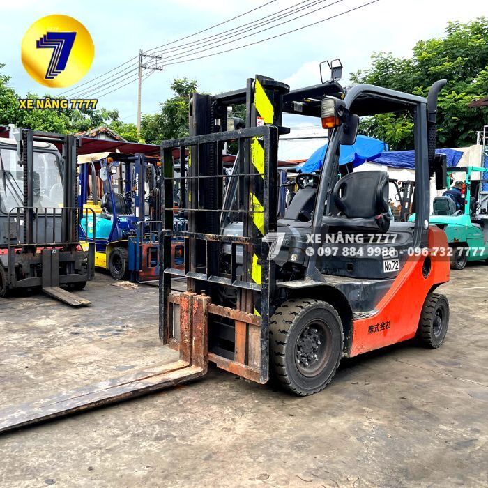 Xe nâng dầu 2 tấn TOYOTA 02-8FD20