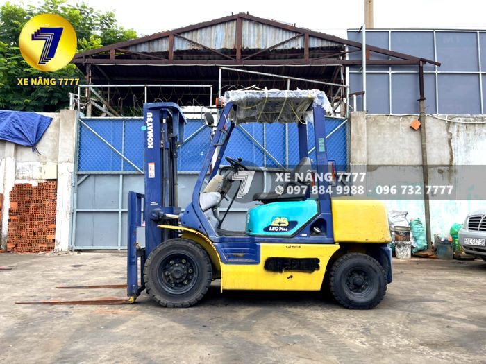 Xe nâng dầu 2.5 tấn KOMATSU FD25C-14 - Ảnh 2