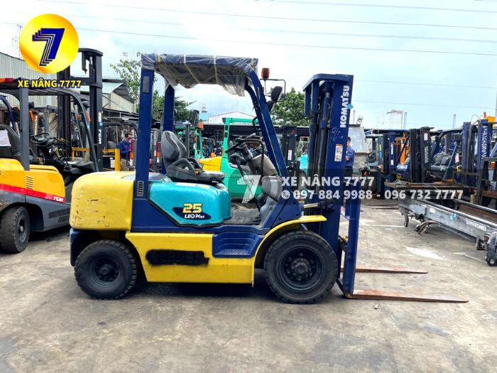 Xe nâng dầu 2.5 tấn KOMATSU FD25C-14 - Ảnh 3