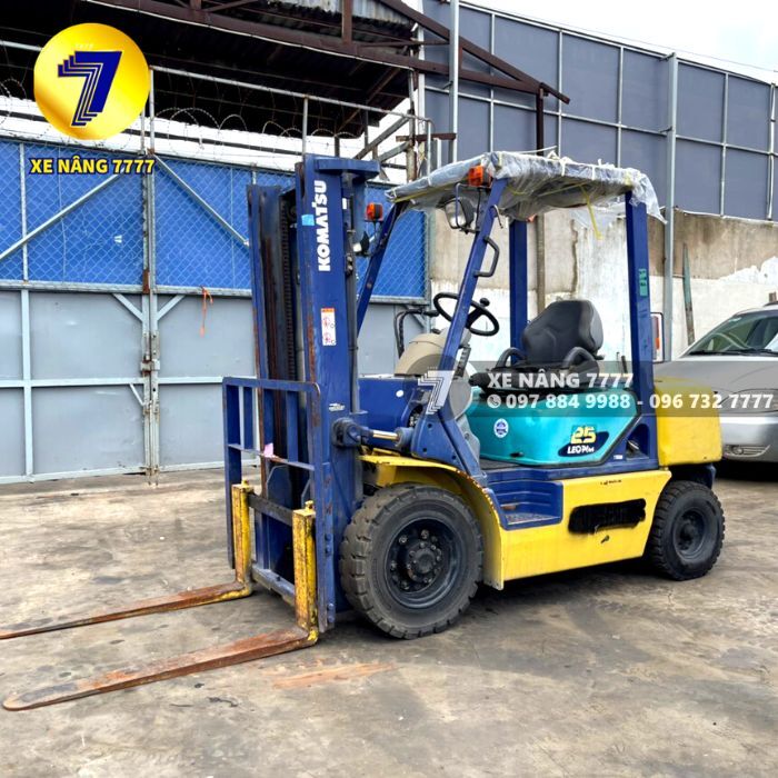 Xe nâng dầu 2.5 tấn KOMATSU FD25C-14