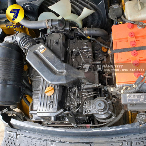 Xe nâng dầu 2.5 tấn KOMATSU FD25C-17 - Ảnh 5