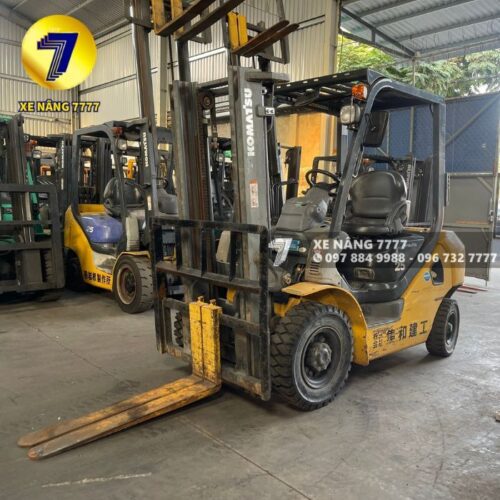 Xe nâng dầu 2.5 tấn KOMATSU FD25C-17