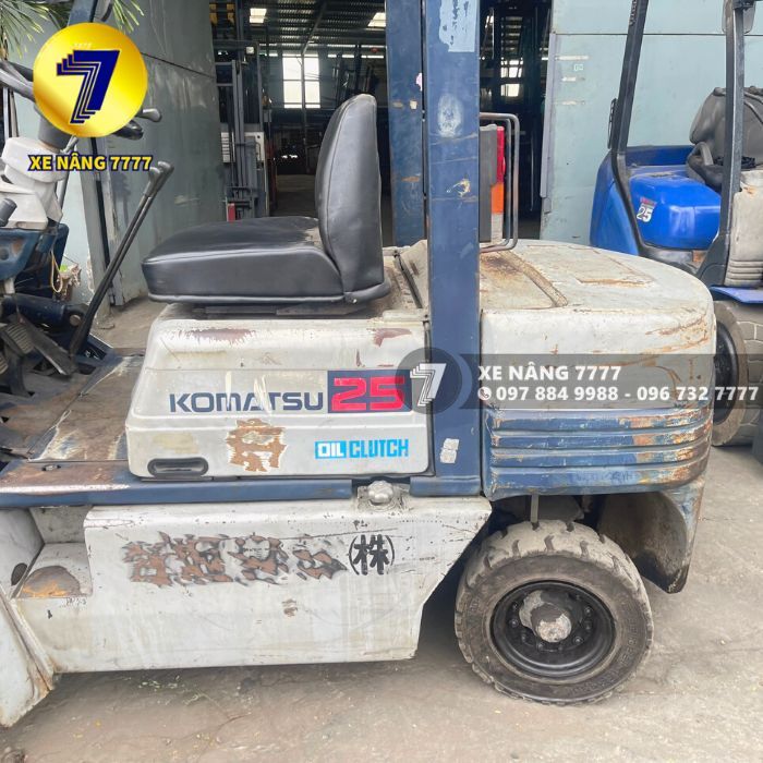 Xe nâng dầu 2.5 tấn KOMATSU FD25H-11 - Ảnh 3