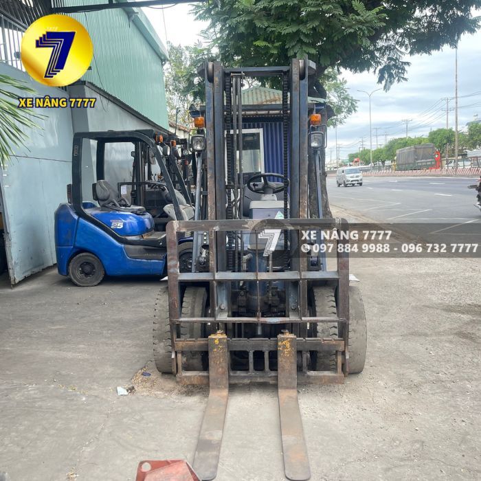 Xe nâng dầu 2.5 tấn KOMATSU FD25H-11 - Ảnh 5