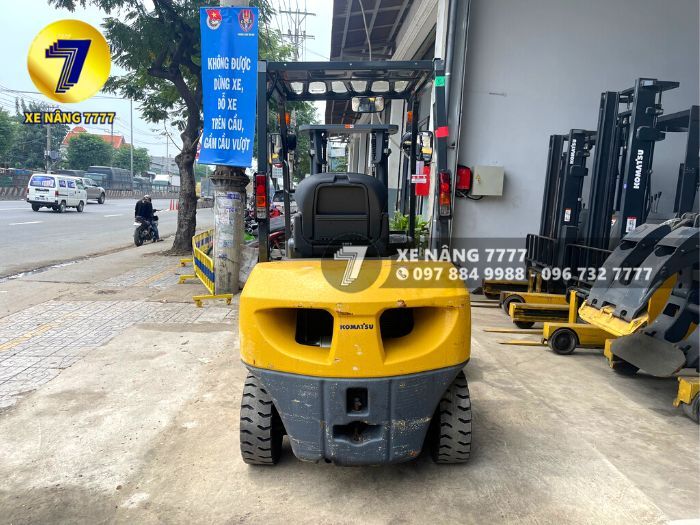 Xe nâng dầu 2.5 tấn KOMATSU FD25T-17 - Ảnh 3