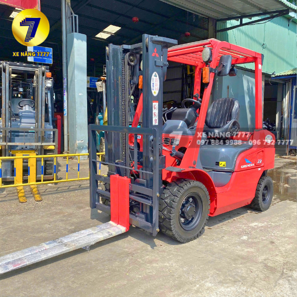 Xe nâng dầu 2.5 Tấn MITSUBISHI FD25T