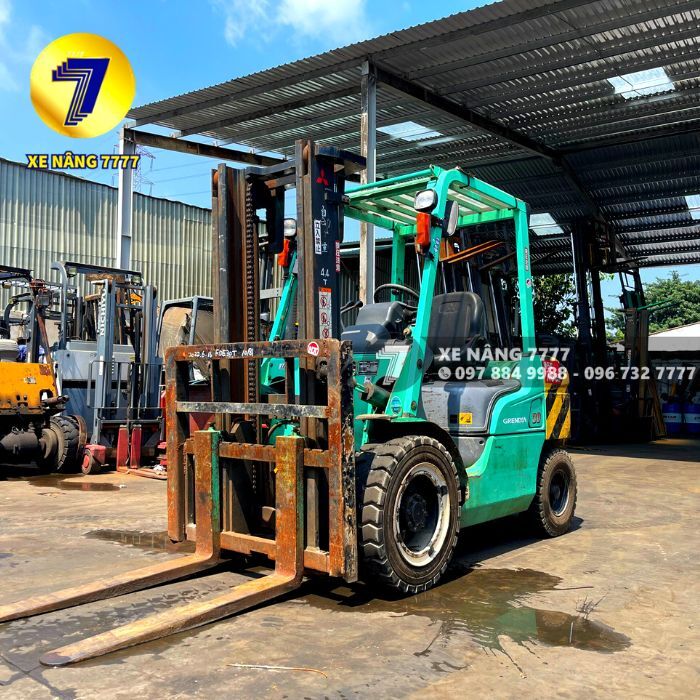 Xe nâng dầu 3 tấn MITSUBISHI FDE30T