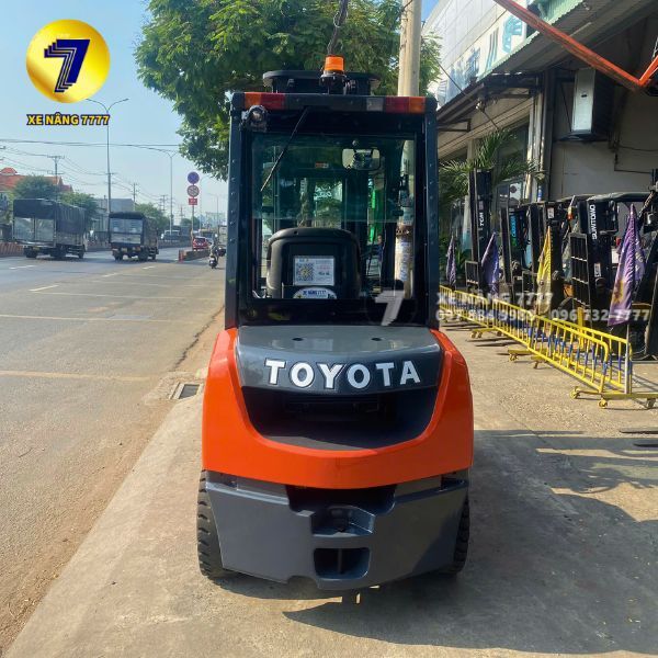 Xe nâng dầu 3 tấn TOYOTA 02-8FD30 - Ảnh 4