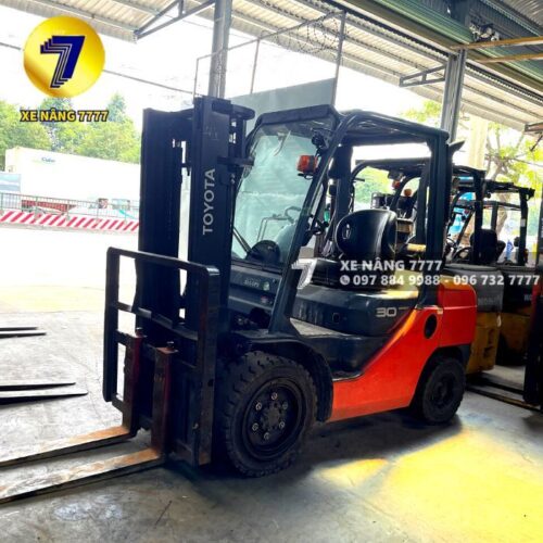 Xe Nâng Dầu 3 tấn TOYOTA 02-8FD30