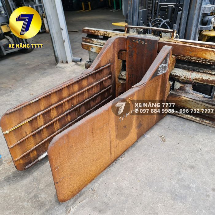 Xe nâng dầu 8 tấn KOMATSU FH80-1 - Ảnh 2