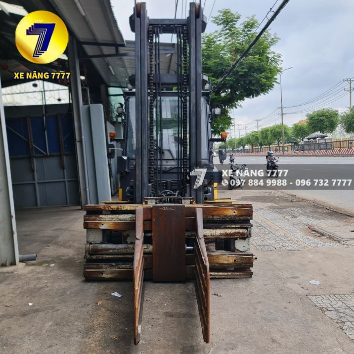 Xe nâng dầu 8 tấn KOMATSU FH80-1 - Ảnh 4