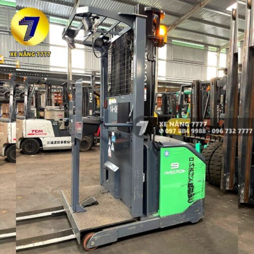 Xe nâng điện đứng lái 900kg TOYOTA 8FBP9