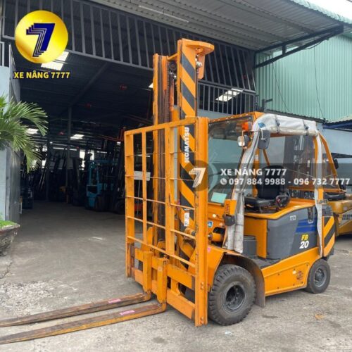 Xe nâng điện ngồi lái 2 tấn KOMATSU FB20-12
