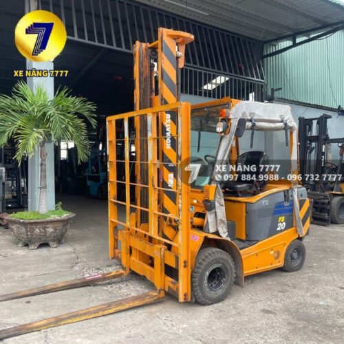Xe nâng điện ngồi lái 2 tấn KOMATSU FB20-12