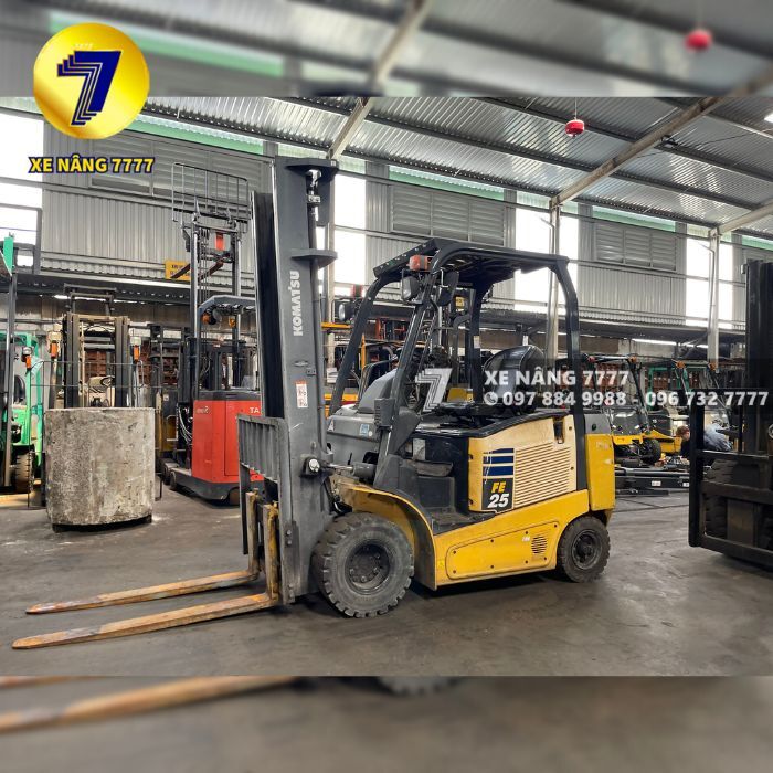 Xe nâng điện ngồi lái 2.5 tấn KOMATSU FE25-1