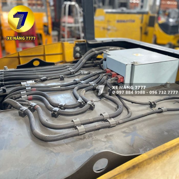 Xe nâng điện ngồi lái 2.5 tấn KOMATSU FE25-1 - Ảnh 5
