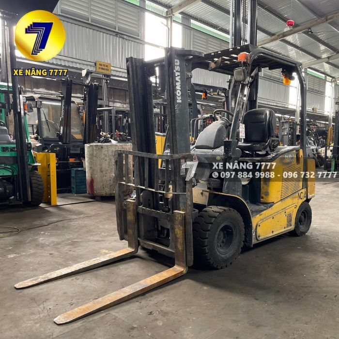Xe nâng điện ngồi lái 2.5 tấn KOMATSU FE25-1
