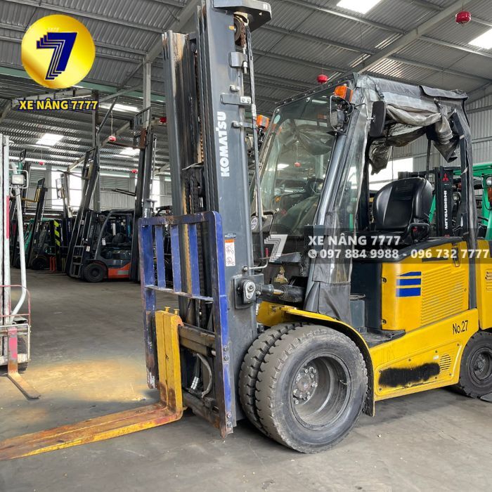 Xe nâng điện ngồi lái 3 tấn KOMATSU FE30-1