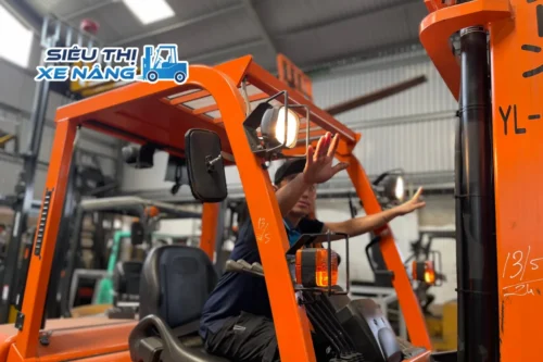 Đèn chiếu sáng xe nâng