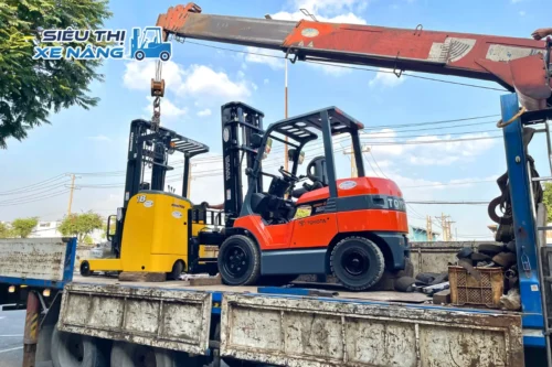 Xe nâng điện ngồi Toyota đời 8