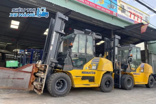 Xe Nâng Kẹp Vuông