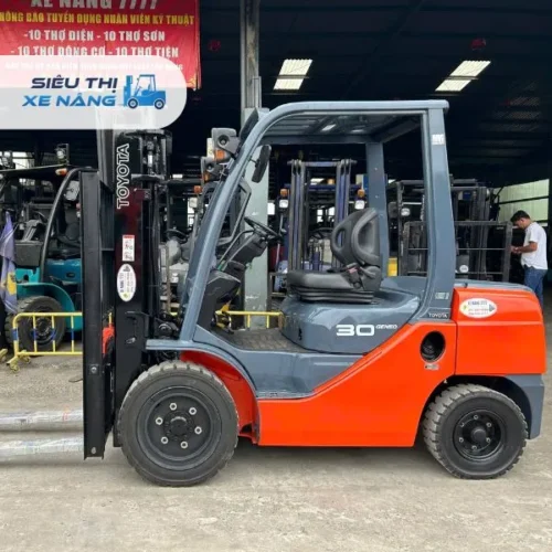 Xe nâng dầu 3 tấn TOYOTA 02-8FD30