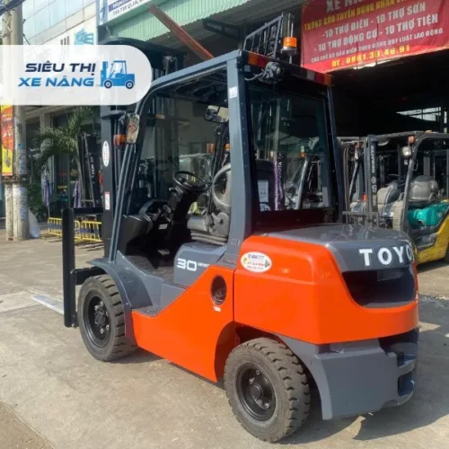 Xe nâng dầu 3 tấn TOYOTA 02-8FD30