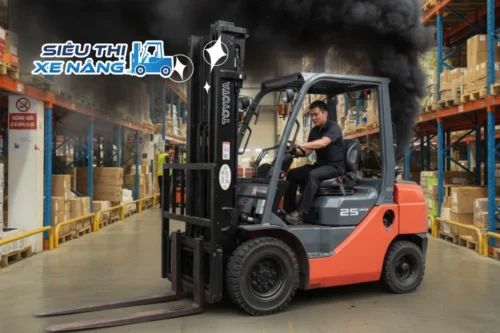 xe nâng dầu chạy yếu và ra khói đen