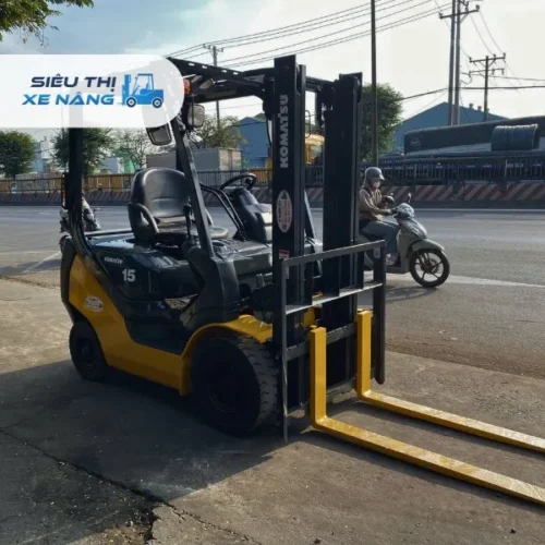 Xe nâng dầu 1.5 tấn KOMATSU FD15C-21
