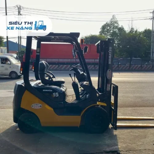 Xe nâng dầu 1.5 tấn KOMATSU FD15C-21