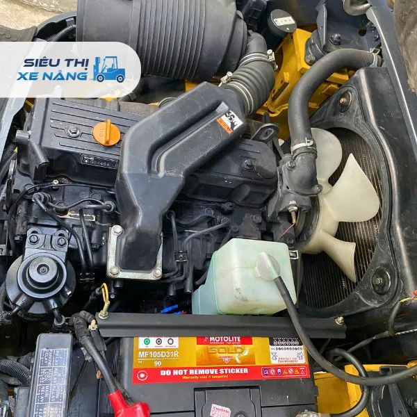 Xe nâng dầu 1.5 tấn KOMATSU FD15C-21