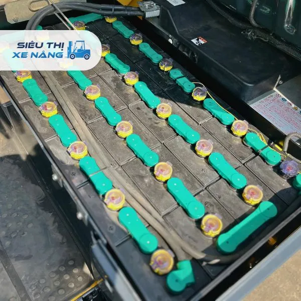 Xe nâng điện ngồi lái 1.5 tấn KOMATSU FB15-12