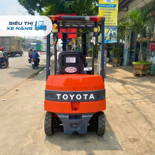 Xe nâng điện ngồi lái 1.5 tấn TOYOTA 8FB15
