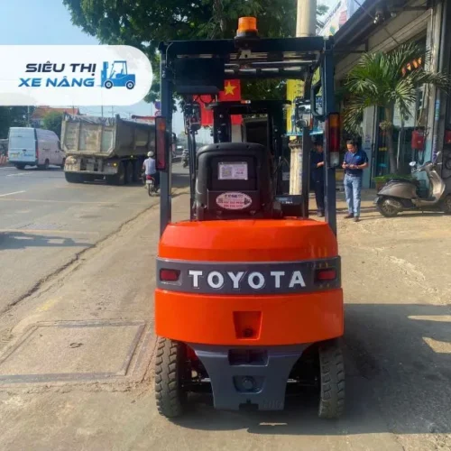 Xe nâng điện ngồi lái 1 tấn TOYOTA 8FBH10