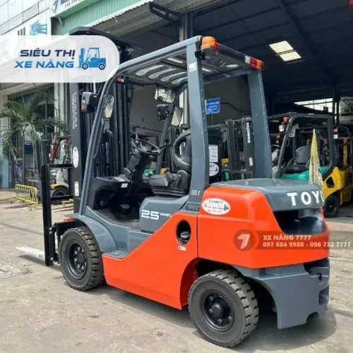 Xe Nâng Dầu 2.5 Tấn Toyota 02-8FD25