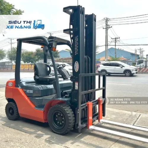Xe Nâng Dầu 2.5 Tấn Toyota 02-8FD25