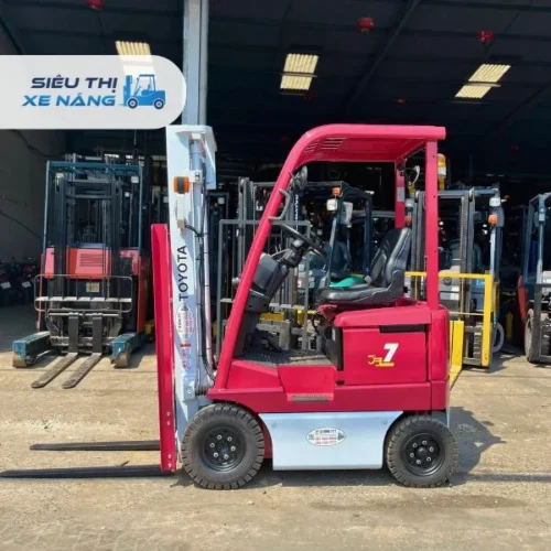 Xe nâng điện ngồi lái 700 kg TOYOTA 3FB7