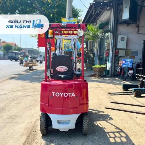 Xe nâng điện ngồi lái 700 kg TOYOTA 3FB7