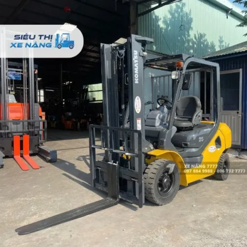 Xe nâng dầu 2.5 tấn KOMATSU FD25C-17